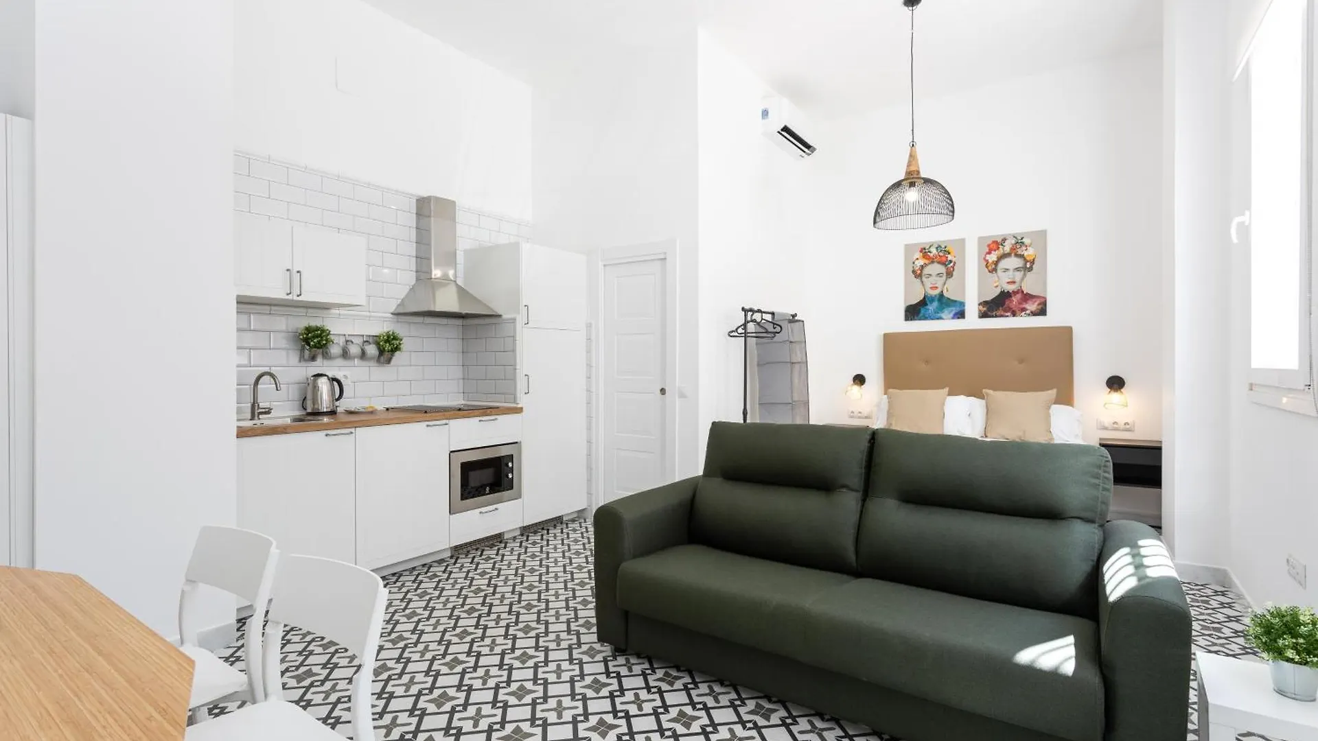 Holidays2Malaga Picasuss Loft New Built Close Huelin Beach And Promenade Malaga